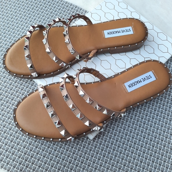 Steve Madden Lodell Rock Stud Flat Sandals Taupe Silver 8 NEW Blogger Fave - Picture 4 of 14